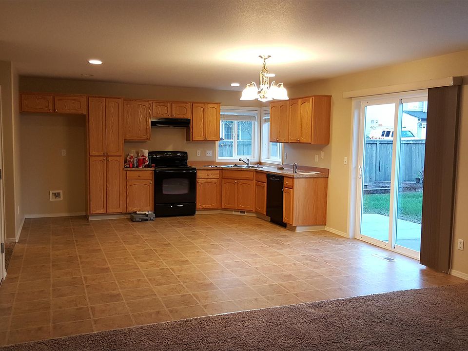 2nd image of 1701 SE 2nd Pl
