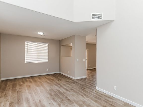 4th image of 111 Willow Dove Ave