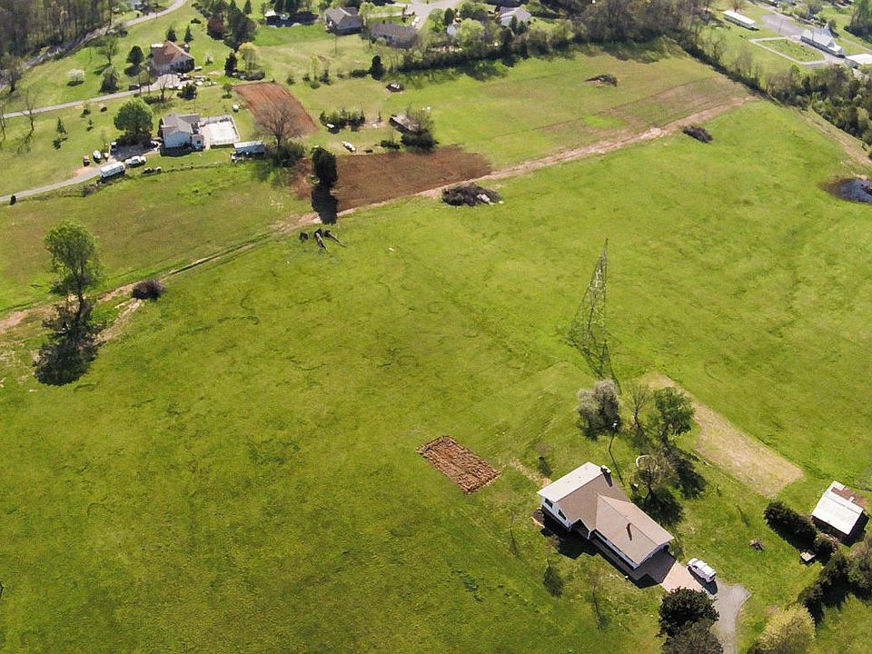 2nd image of 2705 Clover Hill Ridge Rd