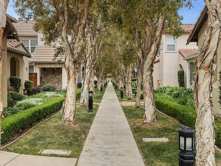171 W Santa Cruz Way — Photo 40