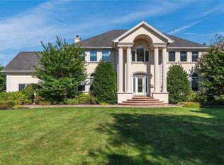 175 W Islip Rd, West Islip, NY 11795