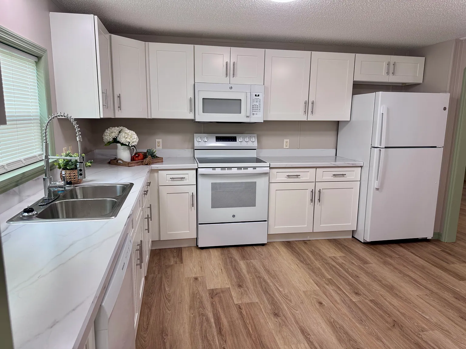 3 bed, 1604 sqft, $1,800 — Photo 4