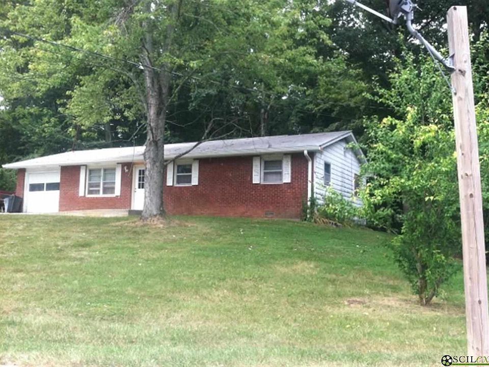 2nd image of 215 SE Cherokee Dr