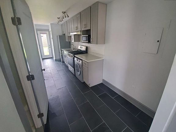 4th image of 855 19th St NE APT 1