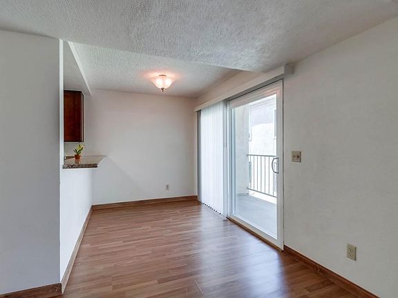 4th image of 4452 Mentone St #202A