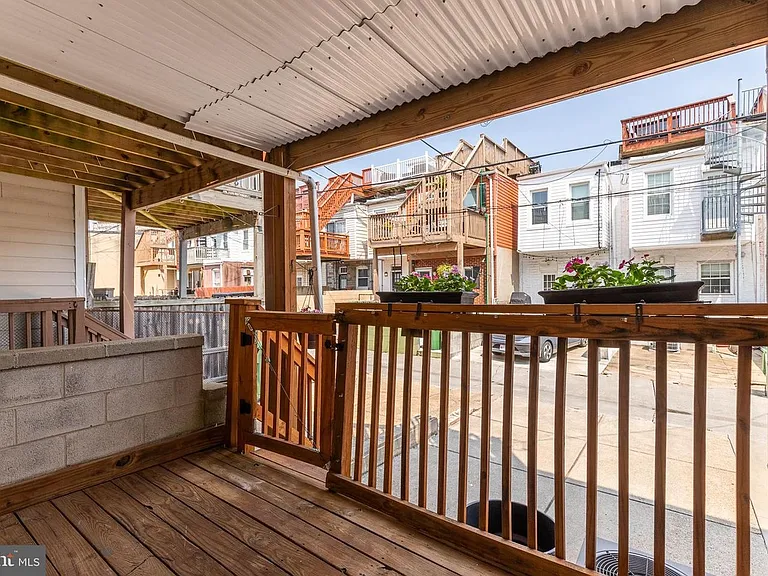 723 S Decker Ave — Photo 3