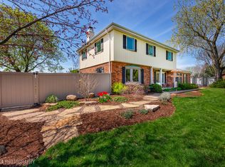 4S170 Hazelcrest Dr, Sugar Grove, IL 60554