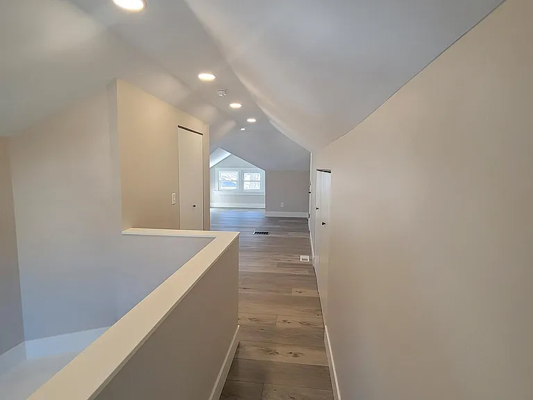 906 Indiana Ave — Photo 17