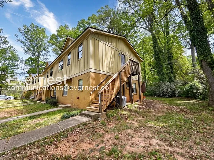 2 bed, 1.0 bath, 850 sqft, $1,295 — Photo 2