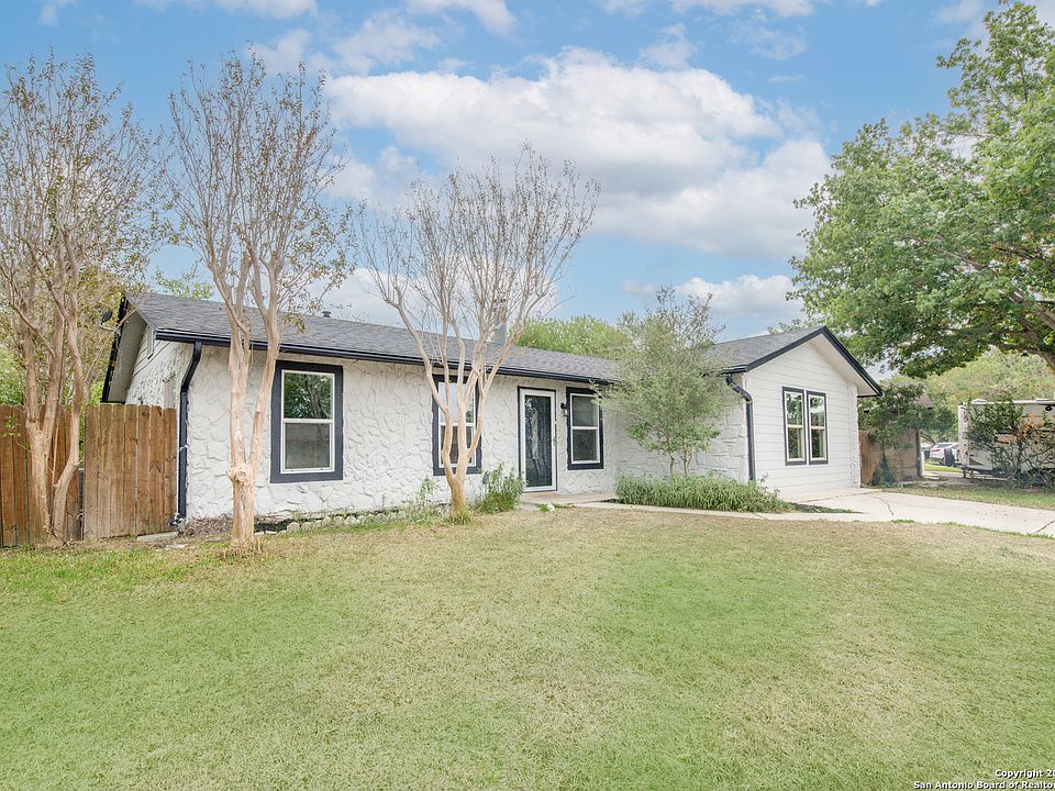 1st image of 302 Vivian Dr