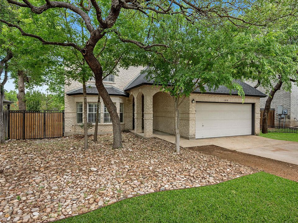 1st image of 1010 Del Roy Dr