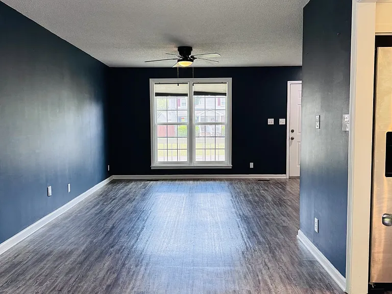 474 Bamburg Dr — Photo 3