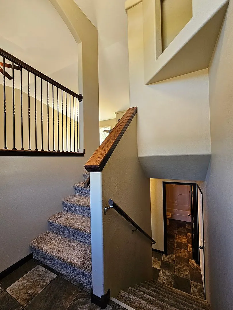 Building Photo - 3930 Park Dr
