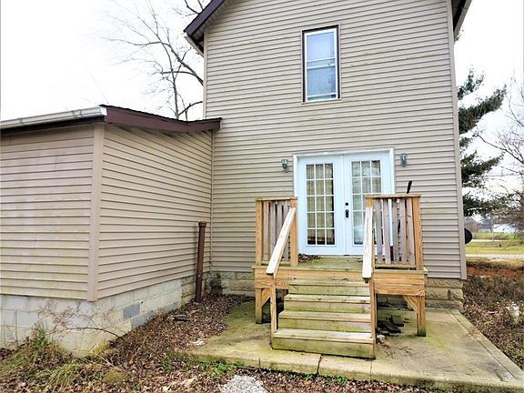 5th image of 24 Short Sherman St