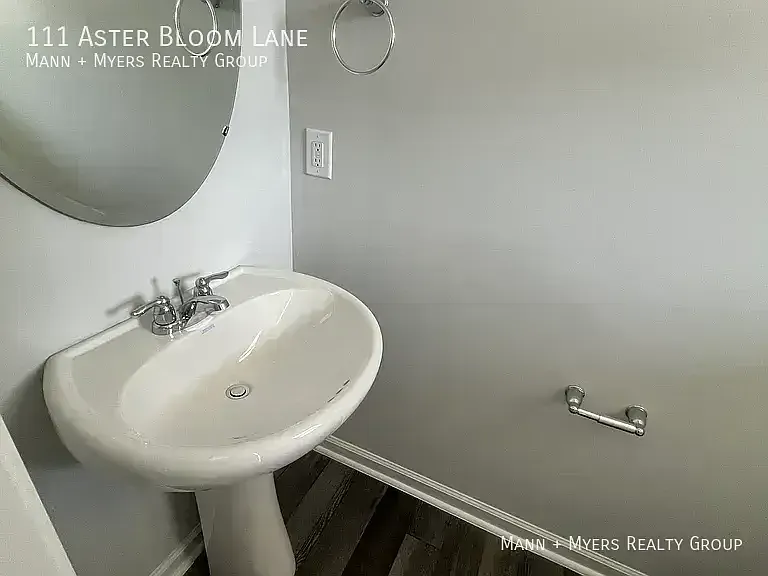 3 bd 2.5 ba Townhouse For Rent — Photo 4