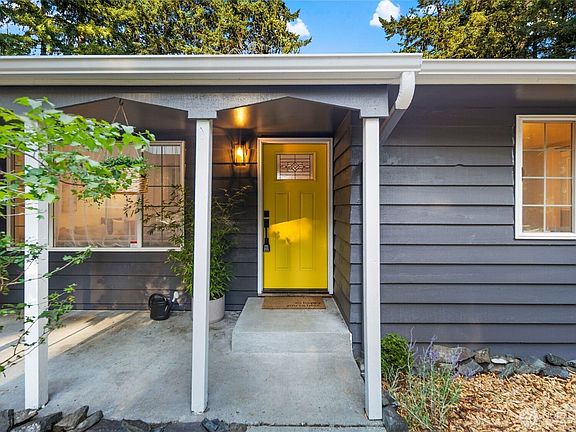 3rd image of 11107 Tahoma Drive
