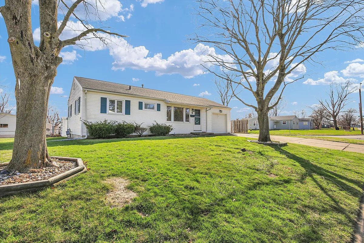 Building Photo - 9 Glenview Dr