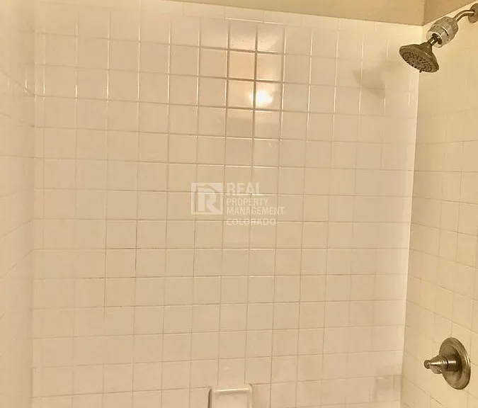 4020 Berwick Ln — Photo 9