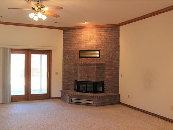 5th image of 55 Stonehenge Dr