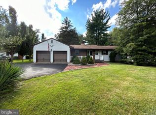 10 Taunton Rd, Medford, NJ 08055