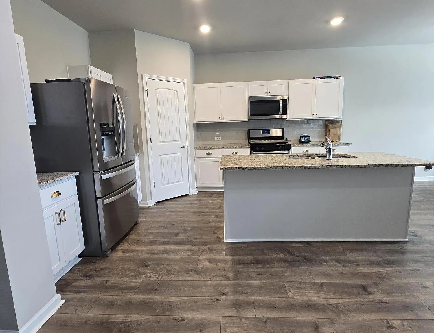 5 bed, 3175 sqft, $3,400 — Photo 4