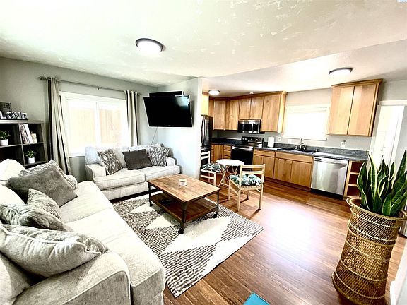 2nd image of 803 N 60th Ave
