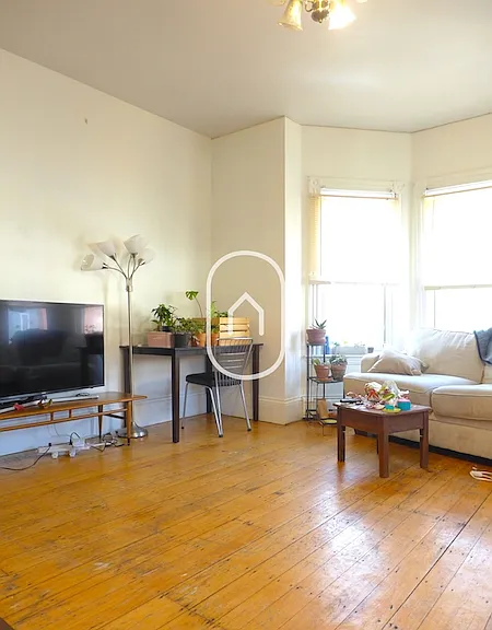 1782 Commonwealth Ave — Photo 2