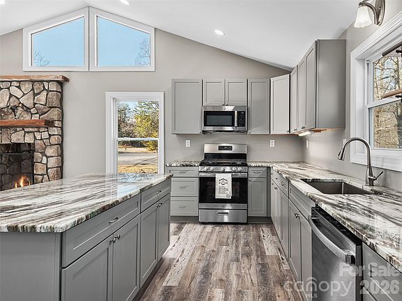 5th image of 611 Peniel Rd