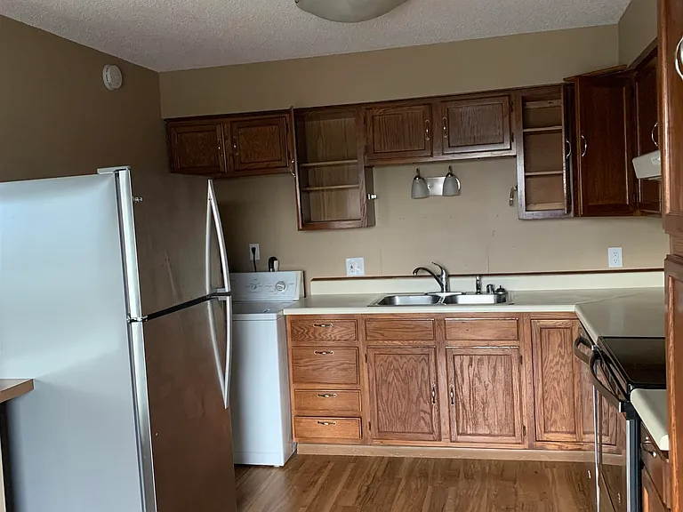 1050 Turner St #104 — Photo 5
