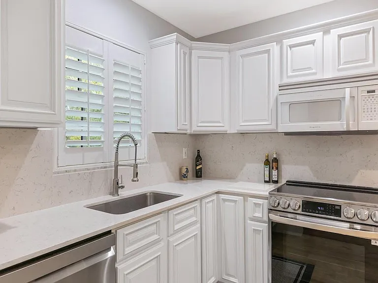 900 Jasmine Ln #10A — Photo 13