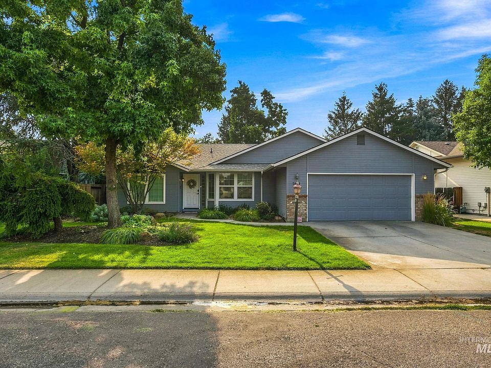 1st image of 2851 N Camden Pl