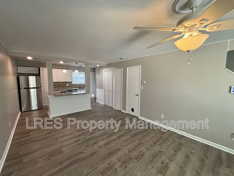 517 Carambola Ave — Photo 4
