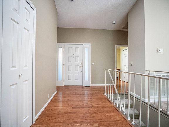 4th image of 55 Brummel Ln