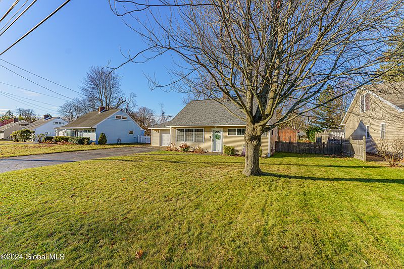 2nd image of 935 Obrien Avenue