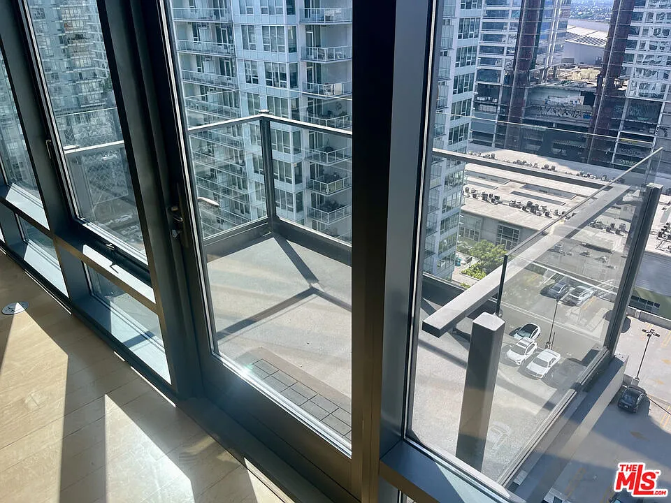 1 bed, 1.0 bath, 1010 sqft, $3,400 — Photo 4