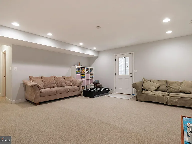 132 Pineview Ave #B — Photo 31
