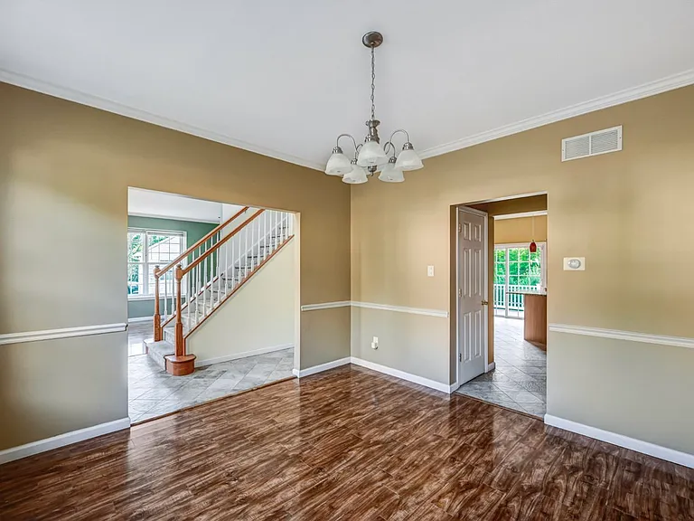 115 Daffodil Dr — Photo 11