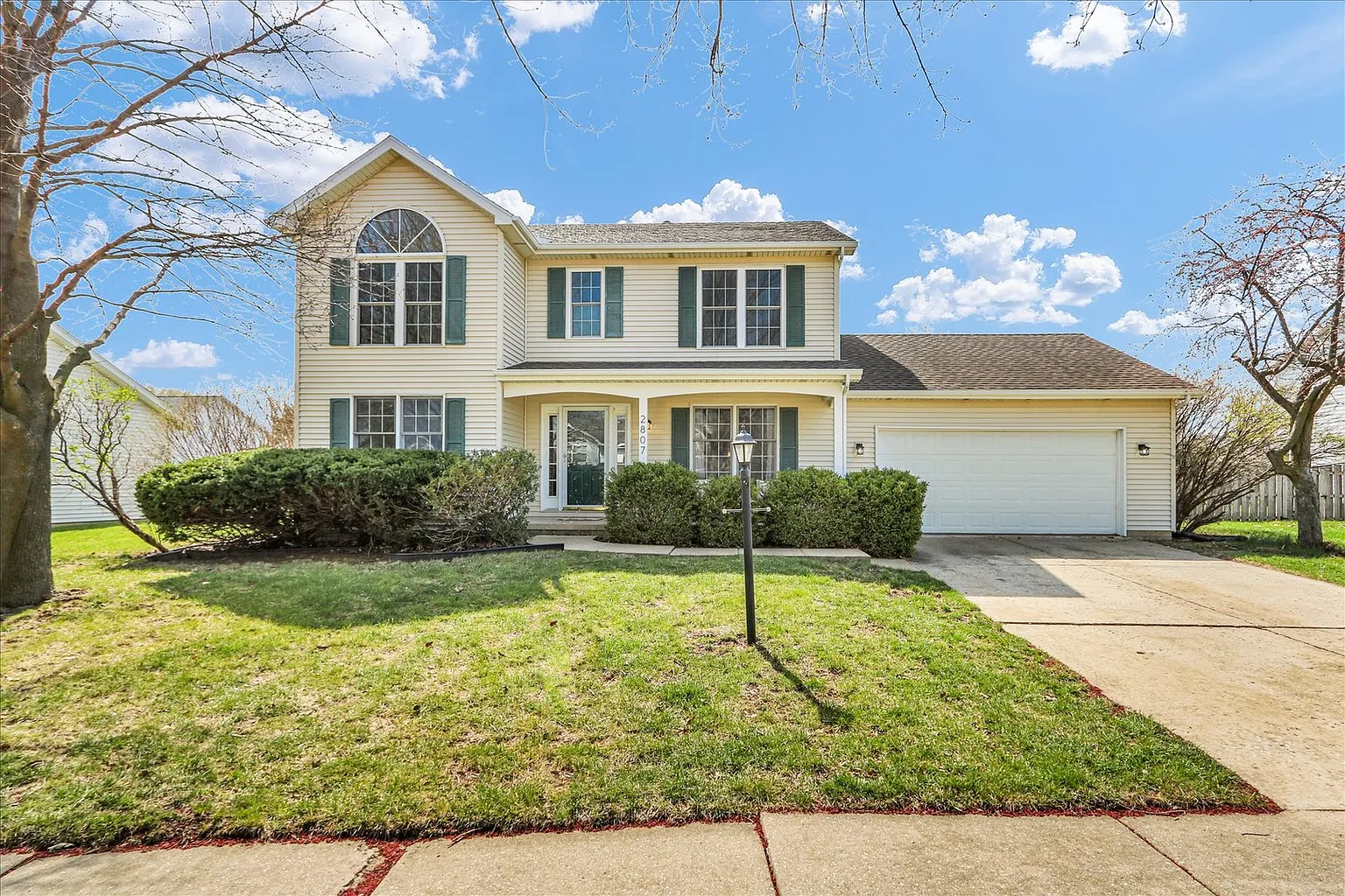 2807 Willow Bend Rd photo 1