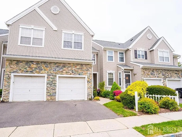 704 Dahlia Cir — Photo 6