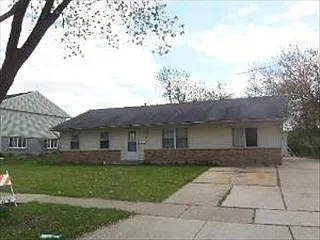 405 Library Ln photo 1