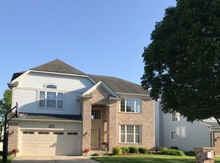 487 Chesterfield Ln, South Elgin, IL 60177