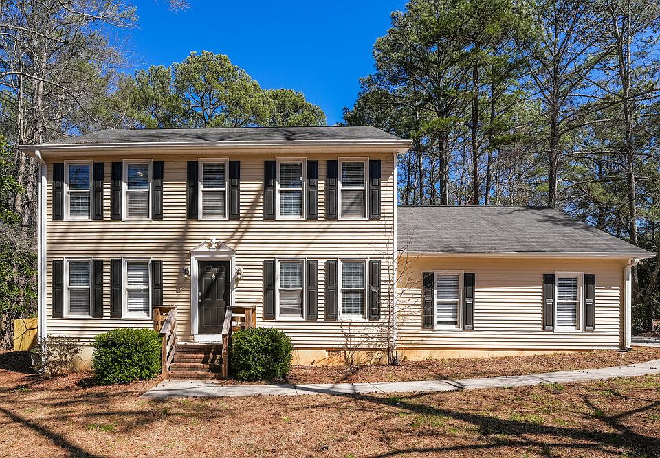 1st image of 2526 Highland Dr SE