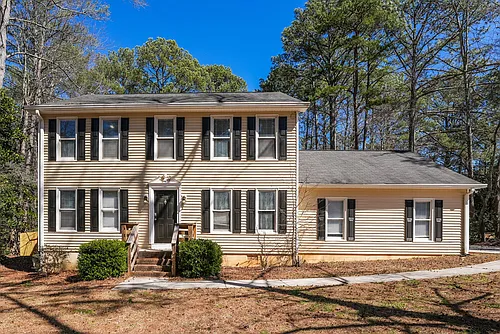 2526 Highland Dr SE Photo 1