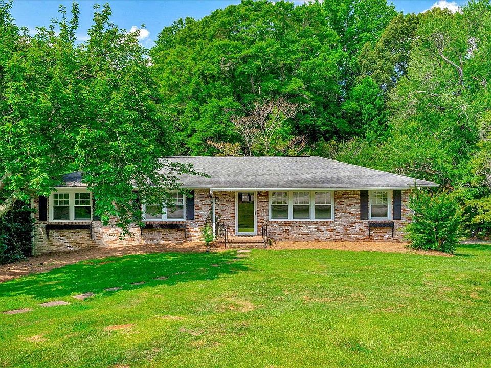 1st image of 131 Montis Dr