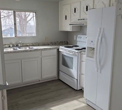 4th image of 1817 Canary Ave