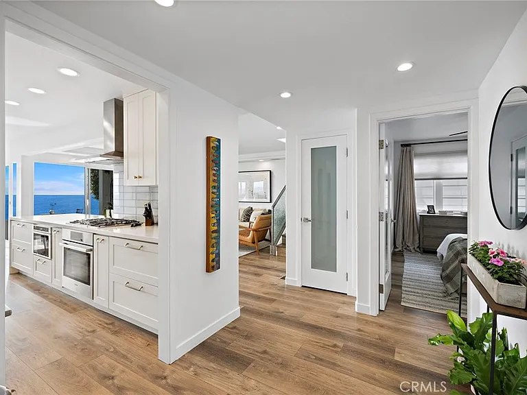 2609 Victoria Dr — Photo 4