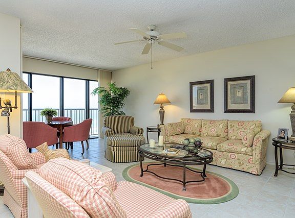 4th image of 708 Padre Blvd #1602