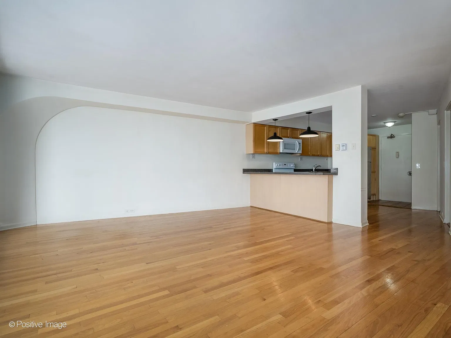 1 bed, 725 sqft, $2,235 — Photo 3