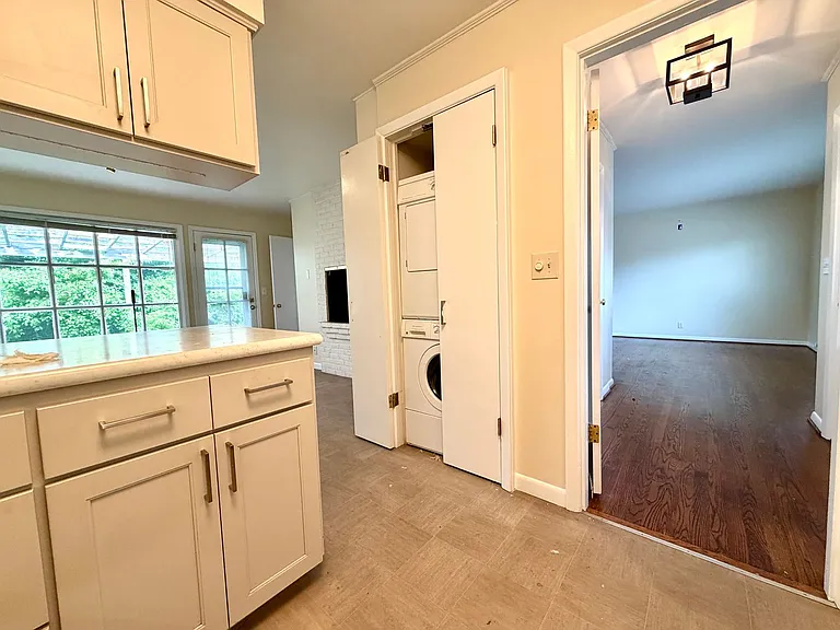 5272 SW Scholls Ferry Rd — Photo 6