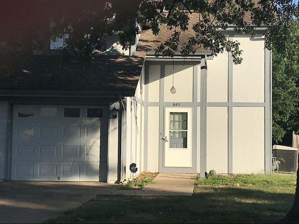8411 Woodson Ct